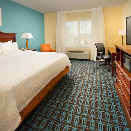Fairfield Inn & Suites By Marriott Маршъл Екстериор снимка