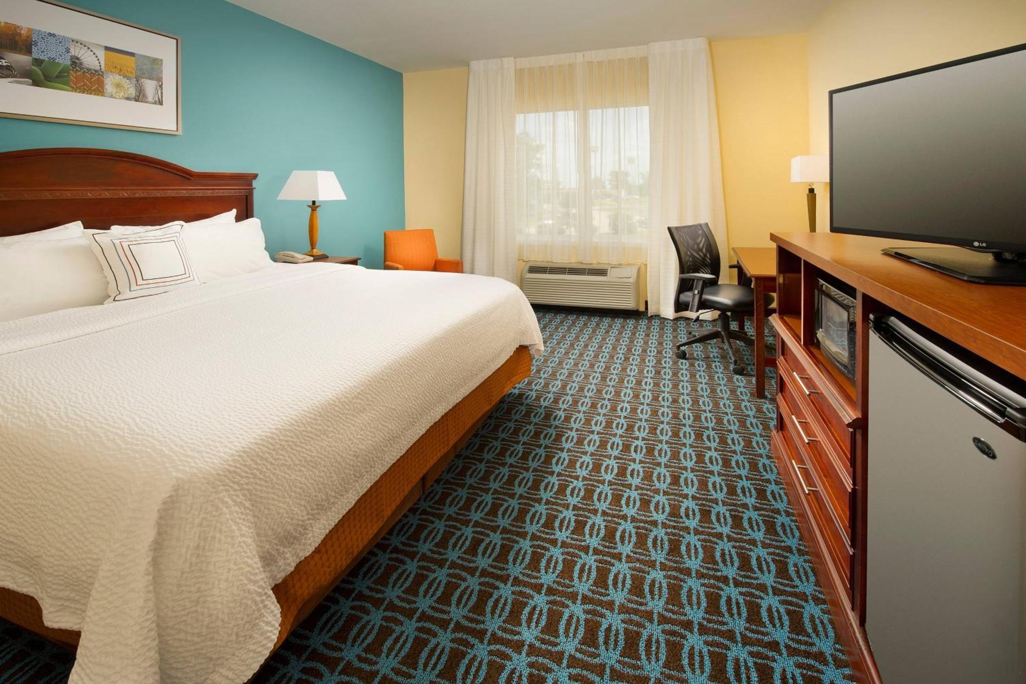 Fairfield Inn & Suites By Marriott Маршъл Екстериор снимка