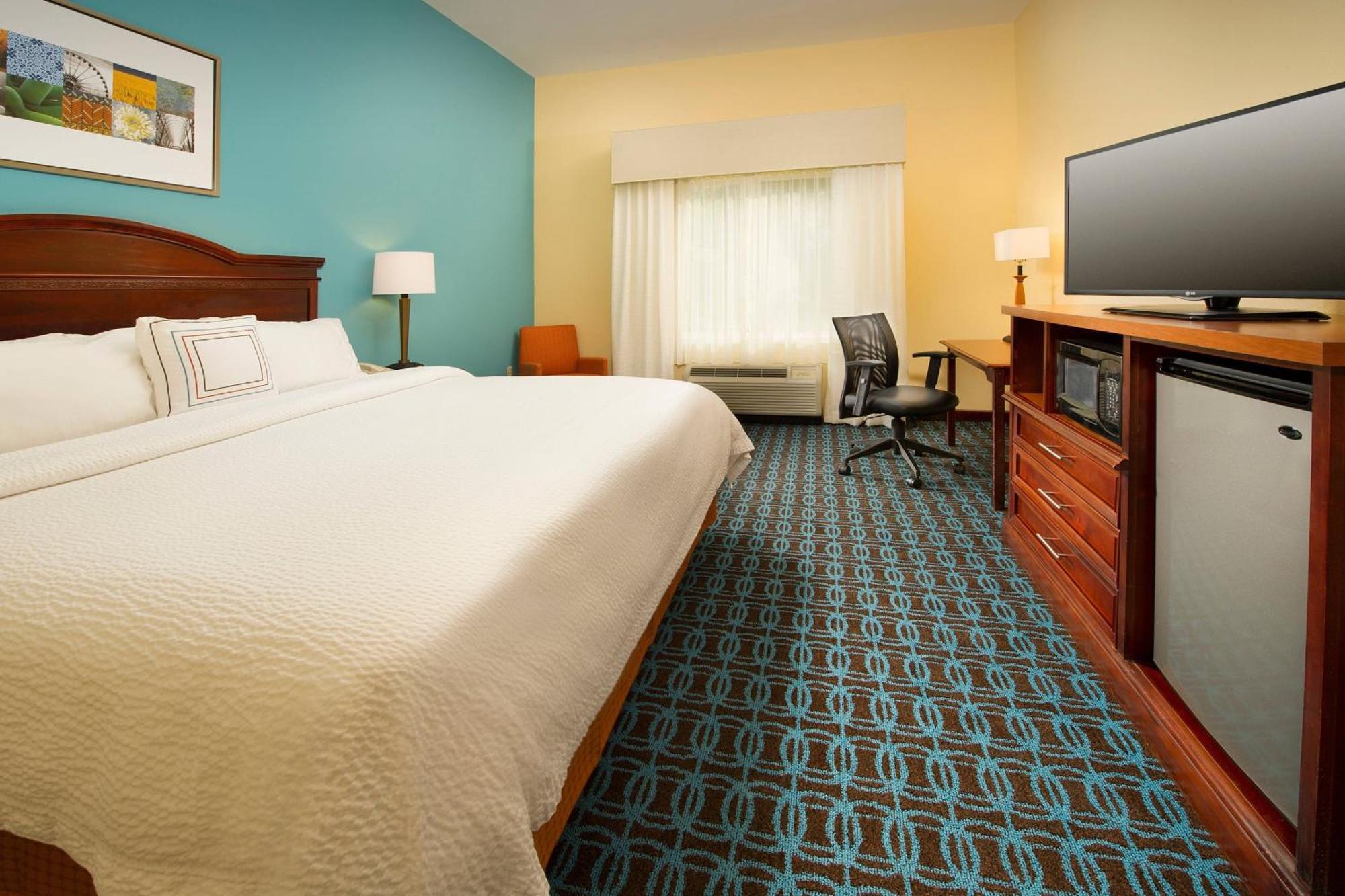 Fairfield Inn & Suites By Marriott Маршъл Екстериор снимка