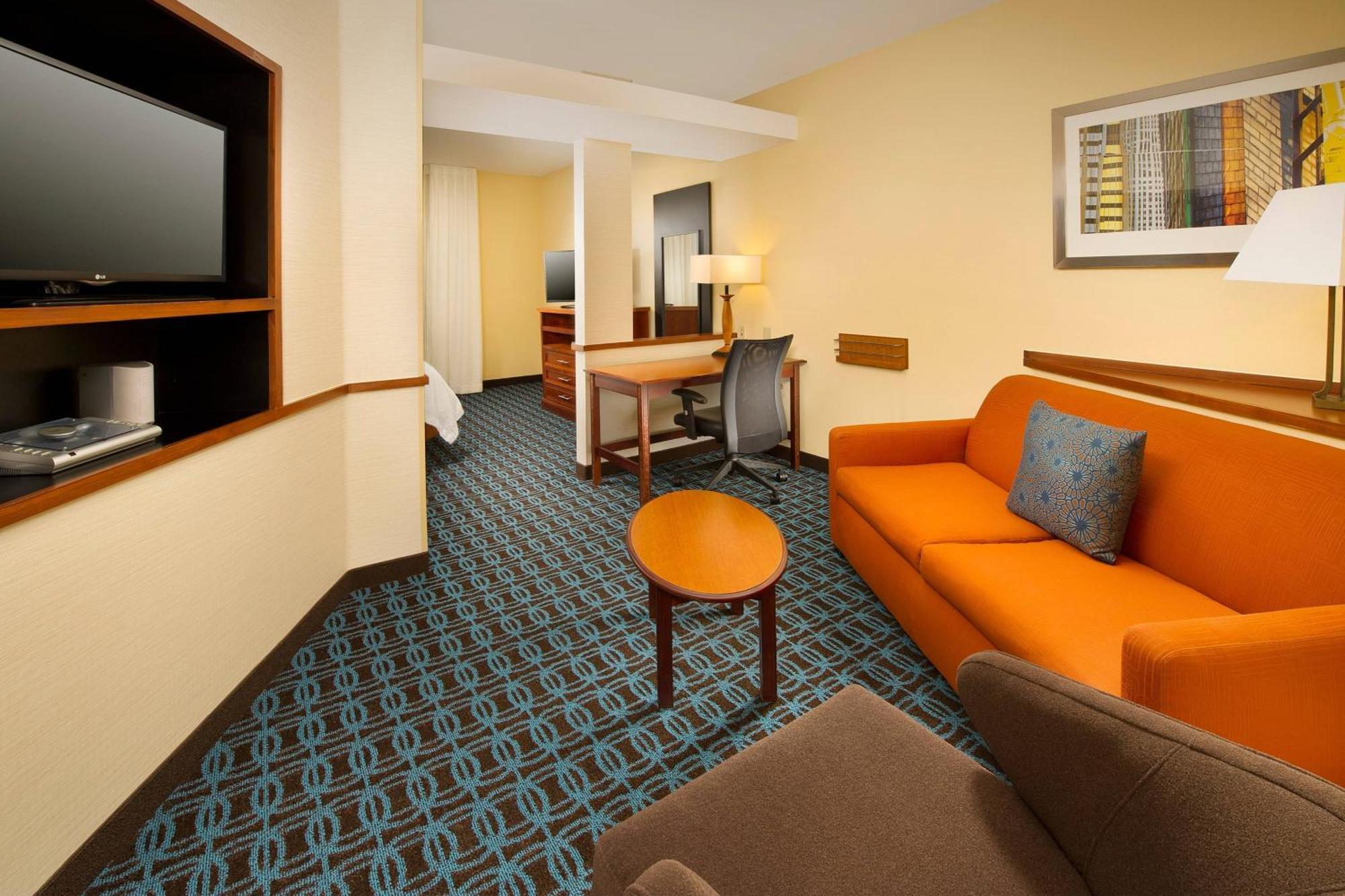 Fairfield Inn & Suites By Marriott Маршъл Екстериор снимка