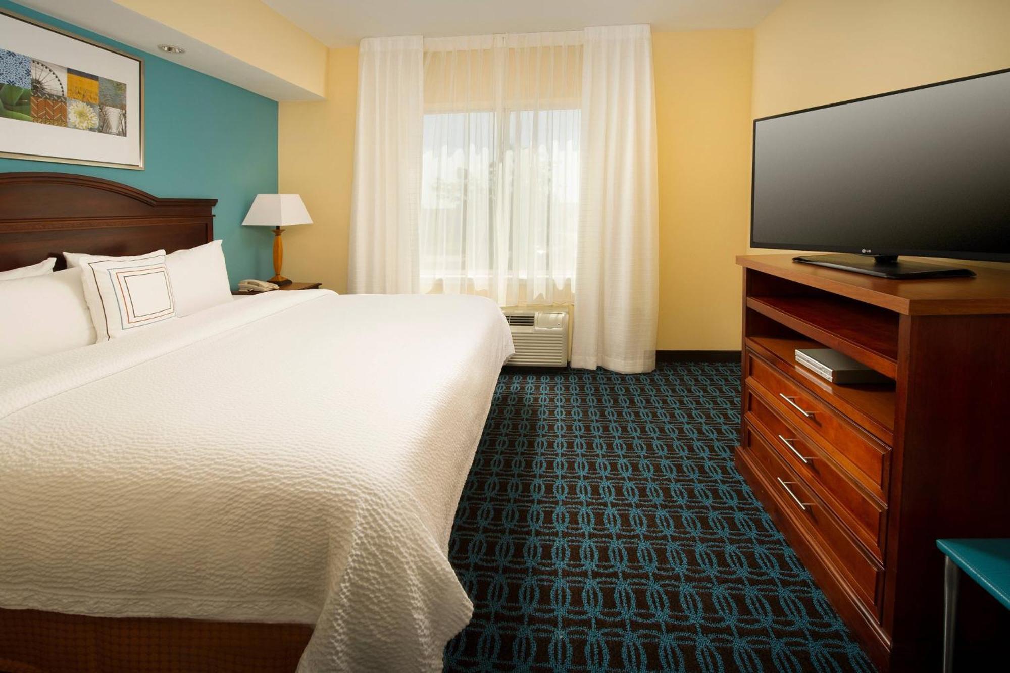 Fairfield Inn & Suites By Marriott Маршъл Екстериор снимка