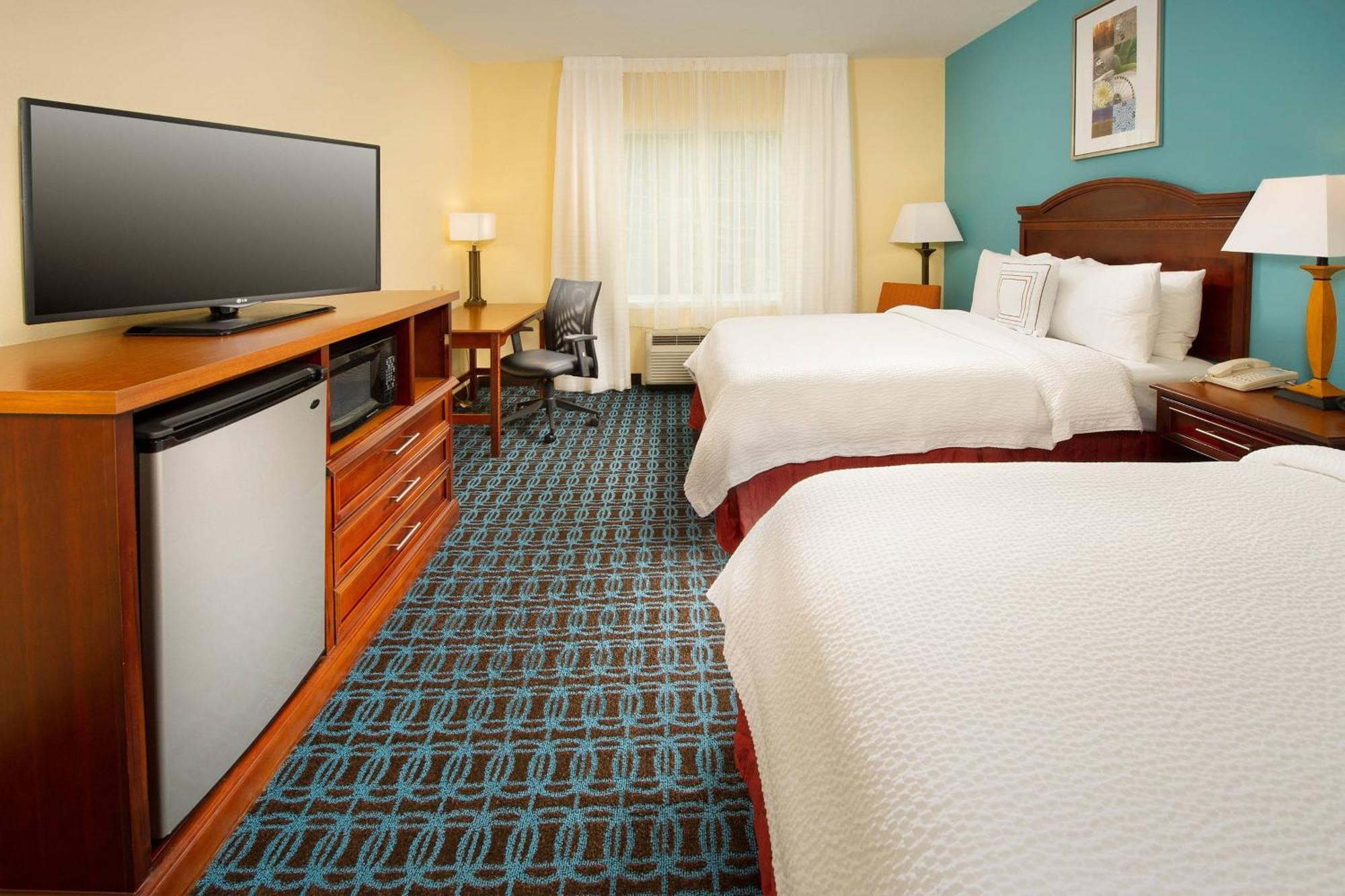 Fairfield Inn & Suites By Marriott Маршъл Екстериор снимка