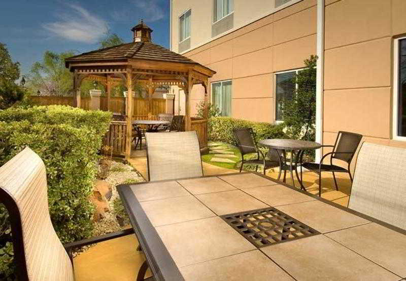 Fairfield Inn & Suites By Marriott Маршъл Екстериор снимка