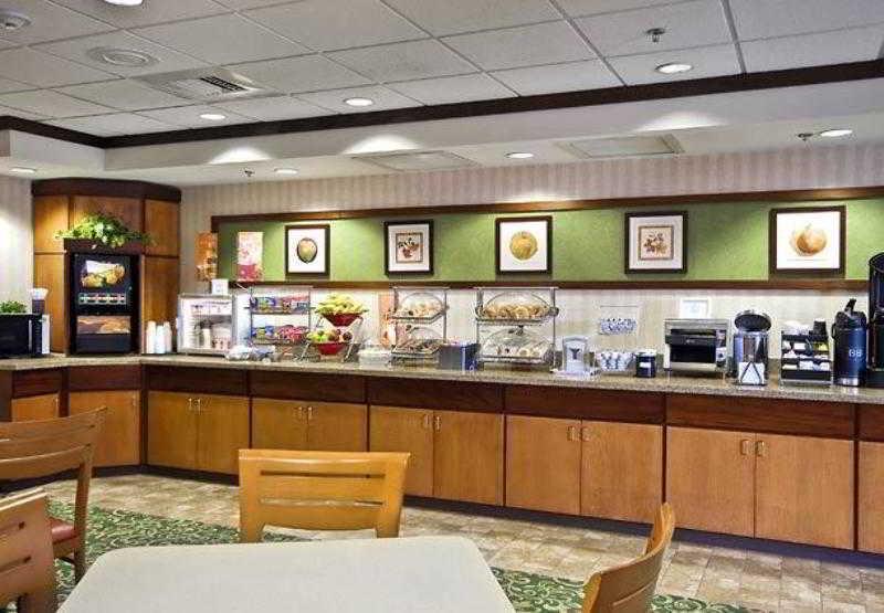 Fairfield Inn & Suites By Marriott Маршъл Ресторант снимка
